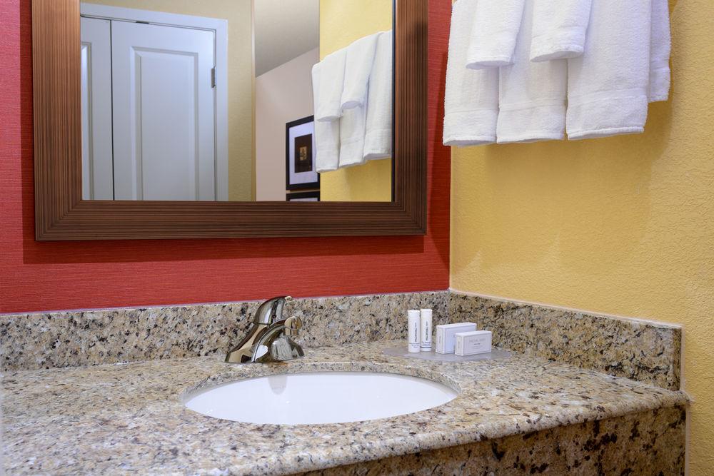 Courtyard By Marriott Dallas Plano In Legacy Park Екстер'єр фото