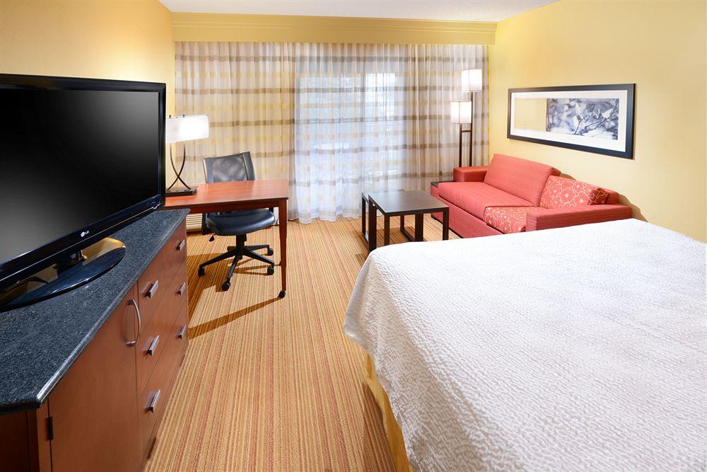 Courtyard By Marriott Dallas Plano In Legacy Park Екстер'єр фото